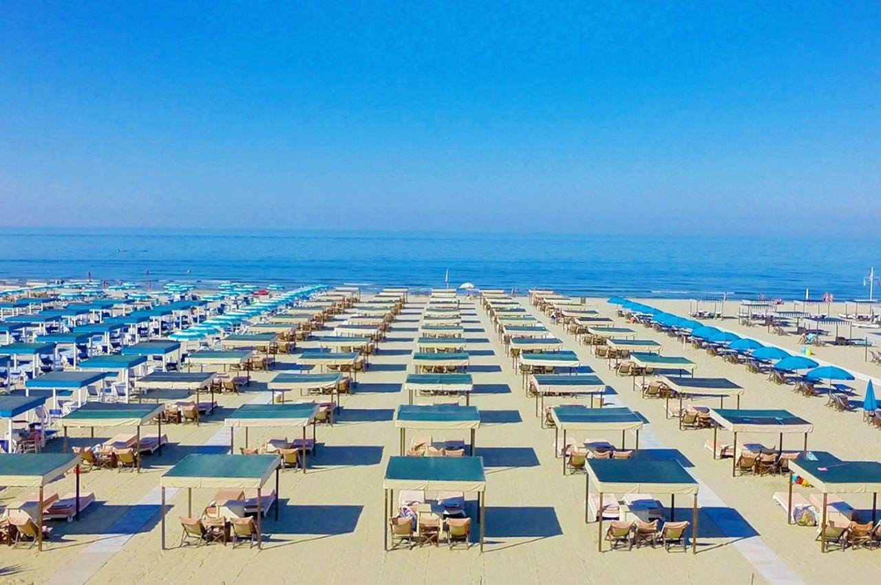 Soleado Beach House Pietrasanta Bagian luar foto